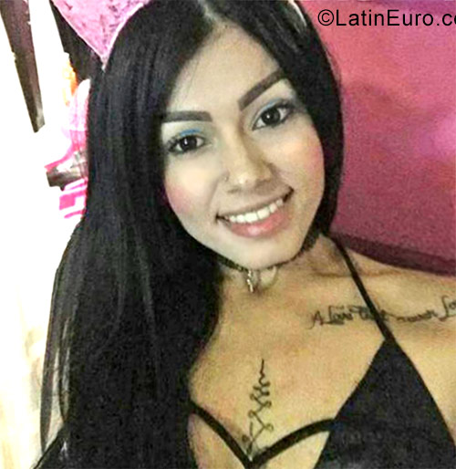Date this good-looking Colombia girl Paola from Medellin CO22080