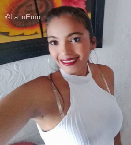 Date this hot Colombia girl Lili from Barranquilla CO22092