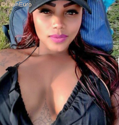 Date this foxy Colombia girl Irene from Cali CO22145