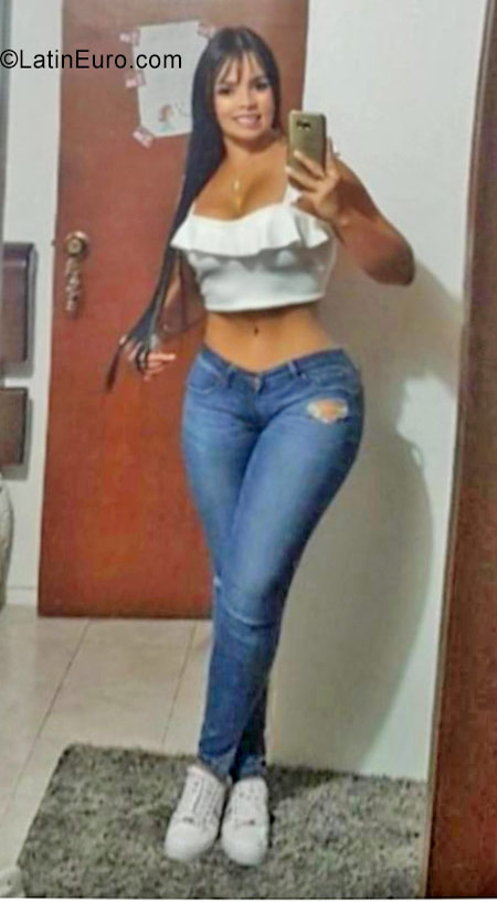 Date this hot Colombia girl Juno from Bogota CO22146