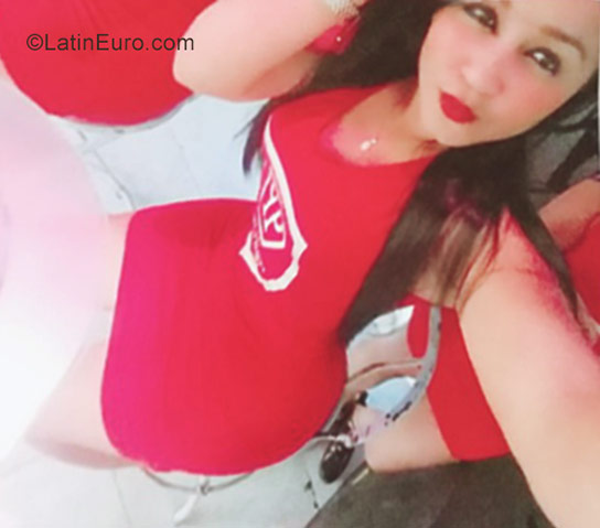 Date this fun Dominican Republic girl Yulissa from Santiago DO30001