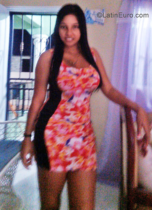 Date this lovely Dominican Republic girl Yamilex from Santo Domingo DO30072