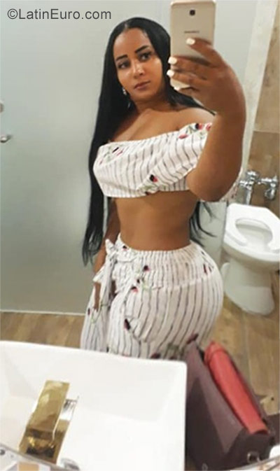 Date this charming Dominican Republic girl Patricia12 from Santo Domingo DO30079