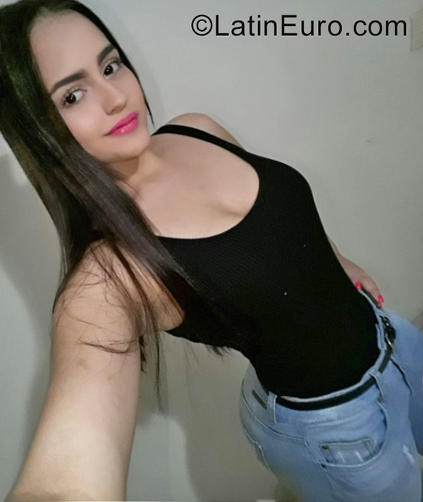 Date this pretty Colombia girl Valentina from Cali CO22201