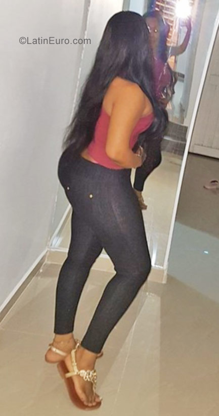 Date this sensual Colombia girl Ana from Buenaventura CO22212