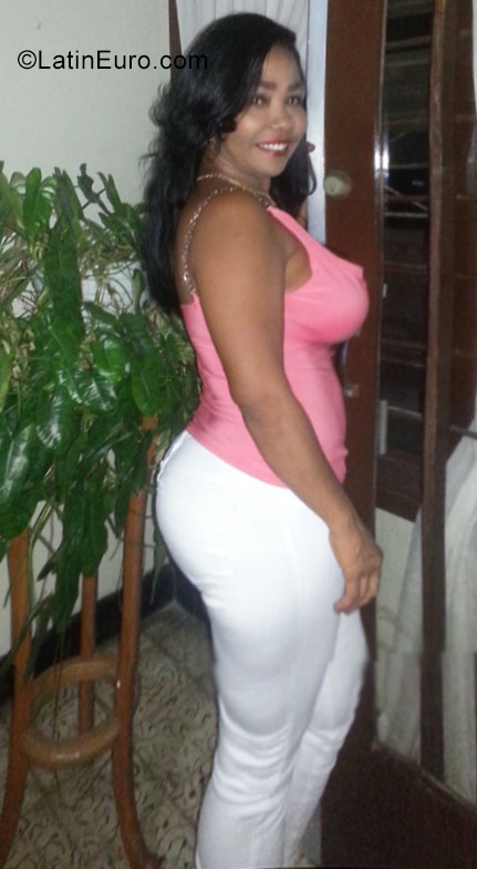 Date this sensual Colombia girl Maria from Cartagena CO22244