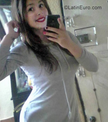 Date this nice looking Colombia girl Brigeth from Bogota CO22258