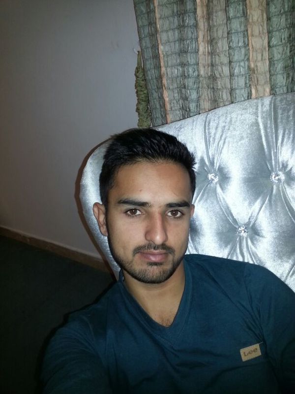 Date this attractive Pakistan man Sanaullah from Islamabad PK130