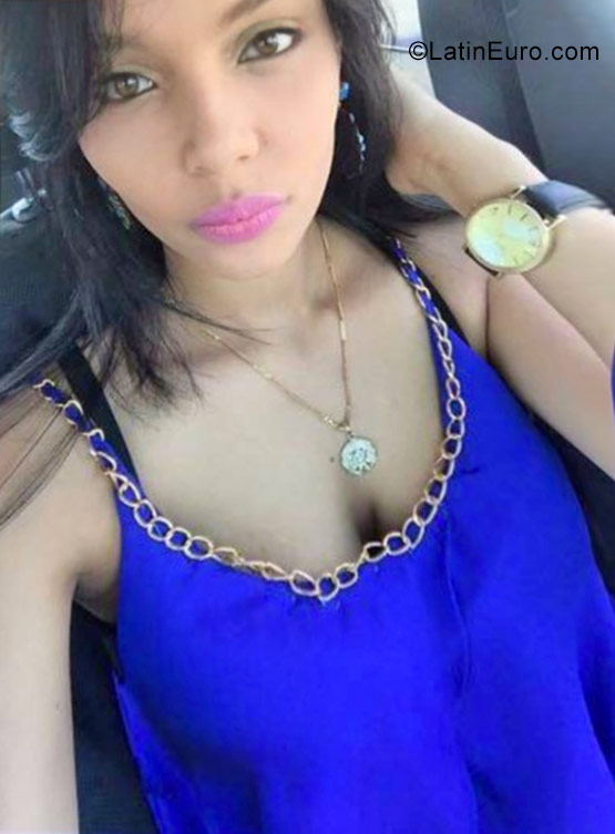Date this young Dominican Republic girl Anabel from Santo Domingo DO30301
