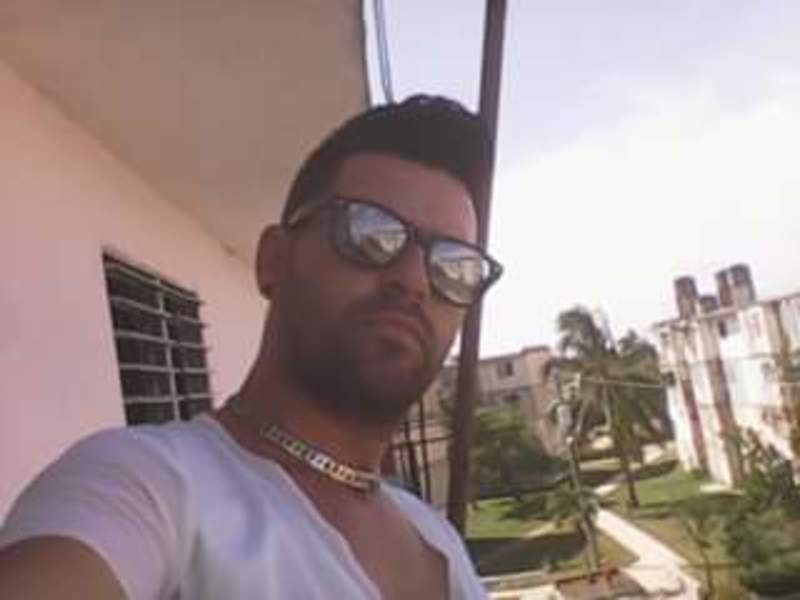 Date this attractive Cuba man Alberto Aguirre from Camag&uuml;ey CU108