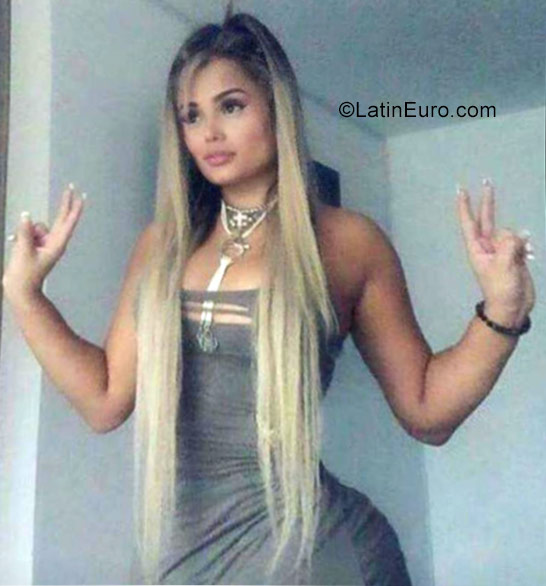 Date this voluptuous Colombia girl Lilo from Medellin CO22345