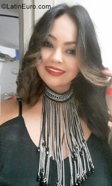 Date this lovely Colombia girl Ru from Medellín CO22366