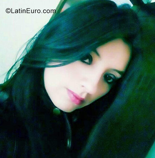 Date this attractive Colombia girl Jenny from Bogota CO22378