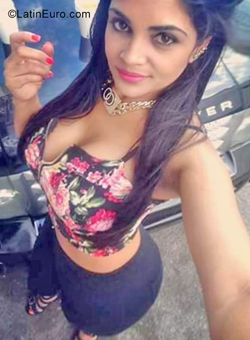 Date this georgeous Dominican Republic girl Glenny from Santiago De Lo Caballero DO30415