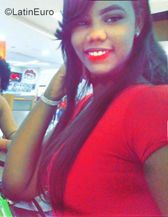 Date this gorgeous Dominican Republic girl Lily from Santo Domingo DO30426
