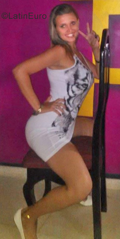 Date this beautiful Cuba girl Yanet Quintino from Bayamo CU131
