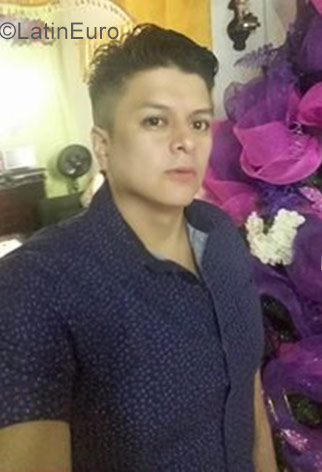 Date this foxy Colombia man Nelson from Medellin CO22476