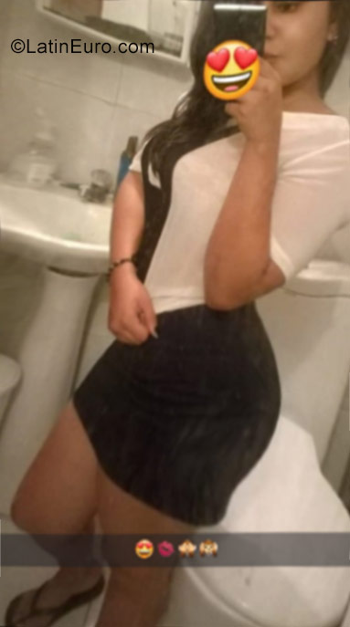 Date this delightful Colombia girl Karol from Bogota CO22489