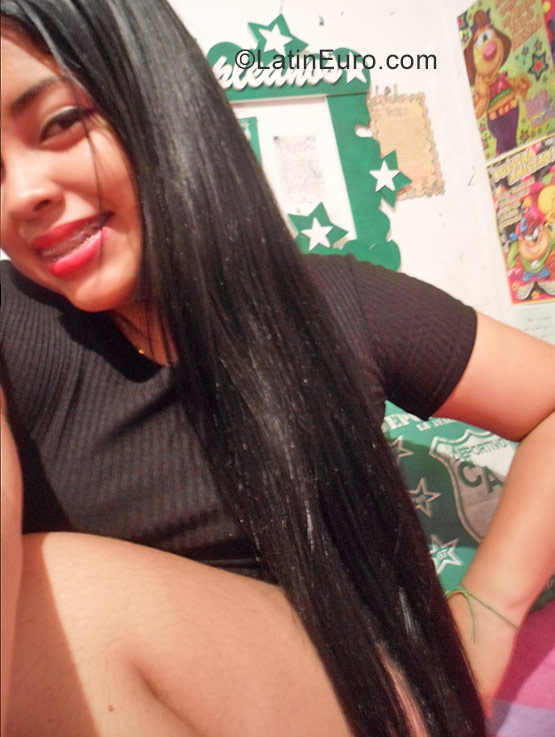 Date this athletic Colombia girl Michelle from Cali CO22507