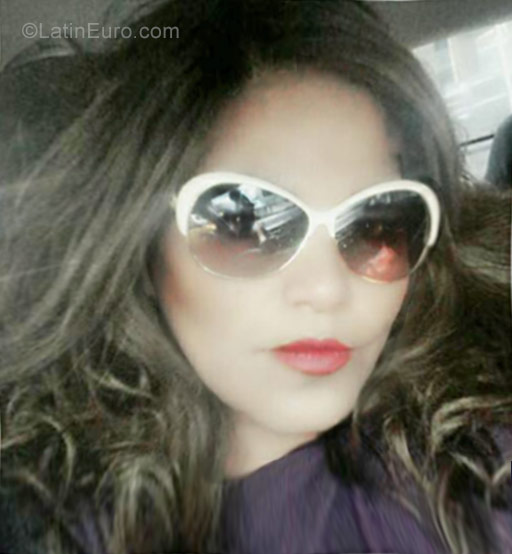 Date this hot Ecuador girl Samy from Quito EC216