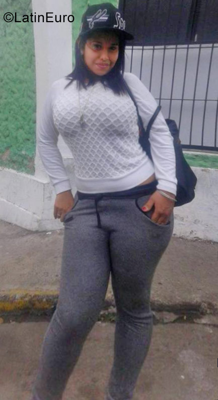 Date this passionate Venezuela girl Oriana from Caracas VE1016