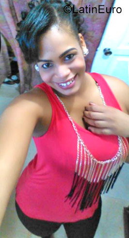 Date this beautiful Dominican Republic girl Pilar from Santo Domingo DO30504