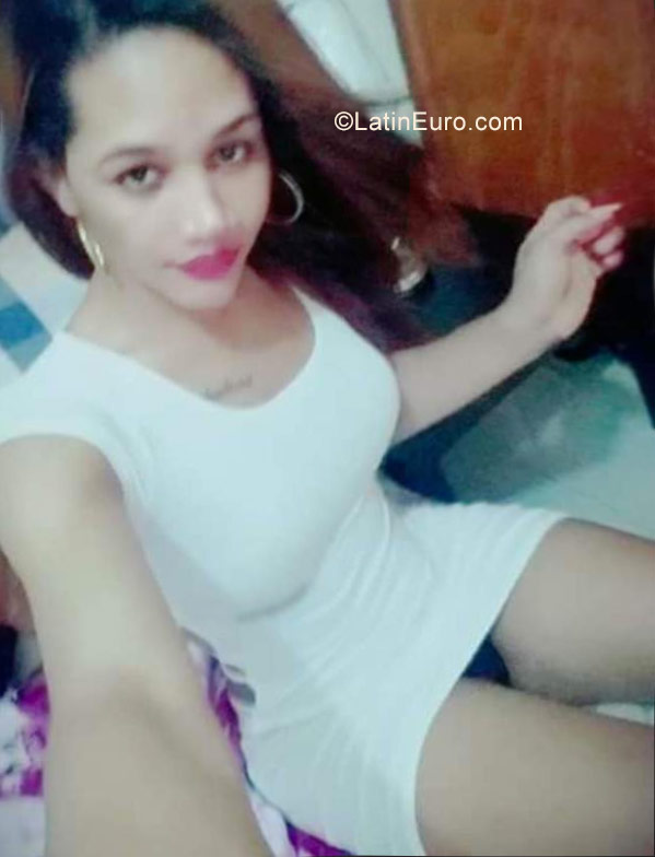 Date this hot Dominican Republic girl Katrina from Santo Domingo DO30579