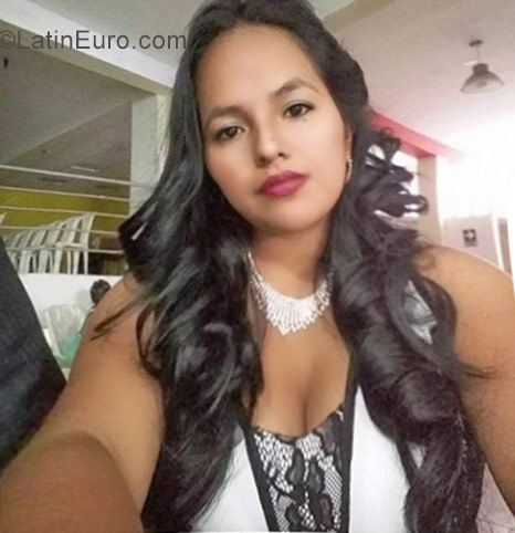 Date this tall Peru girl Rocio from Lima PE1152