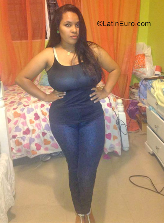 Date this beautiful Dominican Republic girl Carmin from Moca DO30599