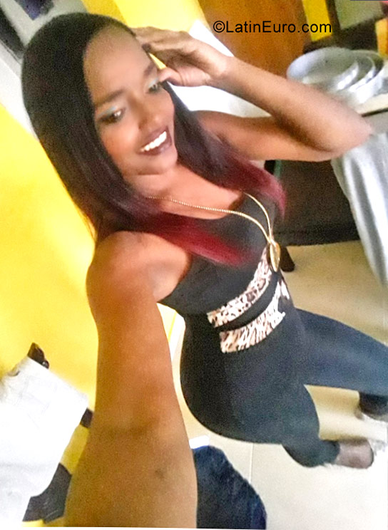 Date this happy Dominican Republic girl Venaly from Puerto Plata DO30624