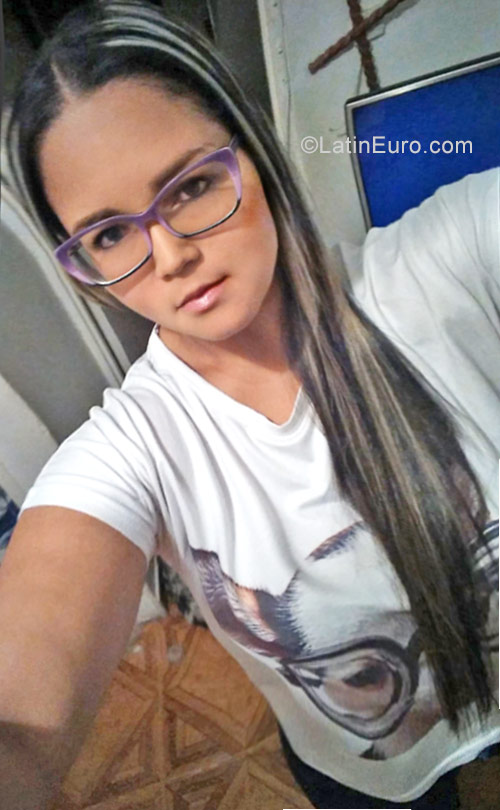 Date this happy Colombia girl Brisa from Medellin CO22715