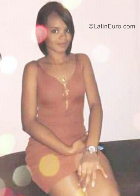 Date this young Dominican Republic girl Ani from Santo Domingo DO30704