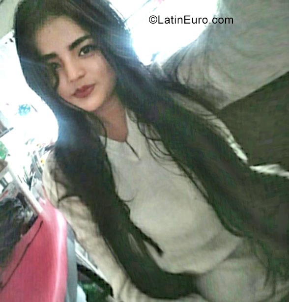 Date this charming Colombia girl Blanca from Bogota CO22766