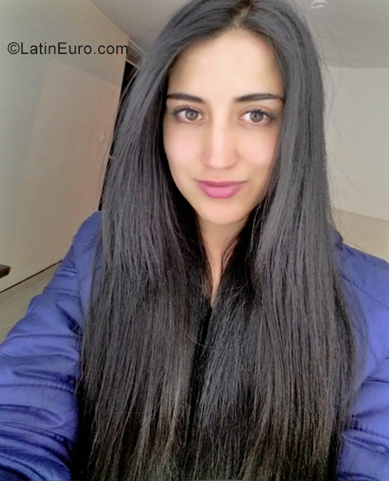 Date this delightful Colombia girl Veronica from Tunja CO22768