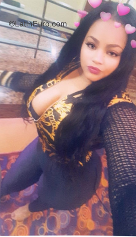 Date this exotic Dominican Republic girl Andrea from Santo Domingo DO30798