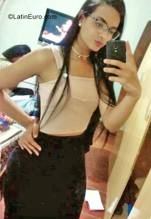 Date this tall Brazil girl Brenda from Sao Paulo BR10368