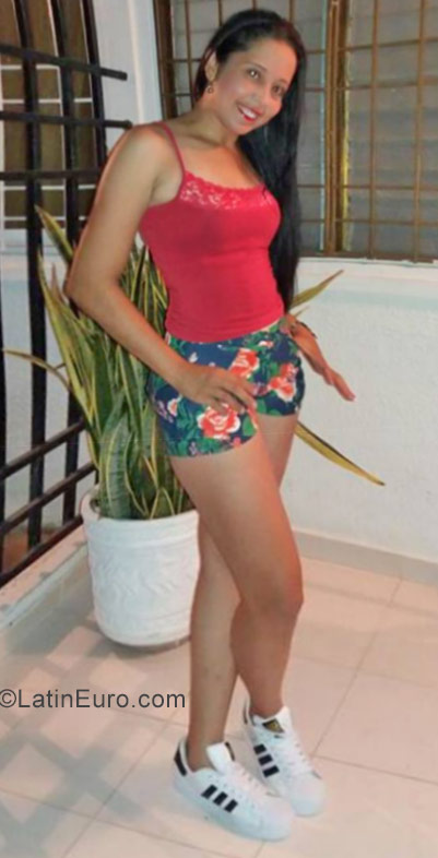 Date this attractive Colombia girl Patricia from Valledupar CO22820