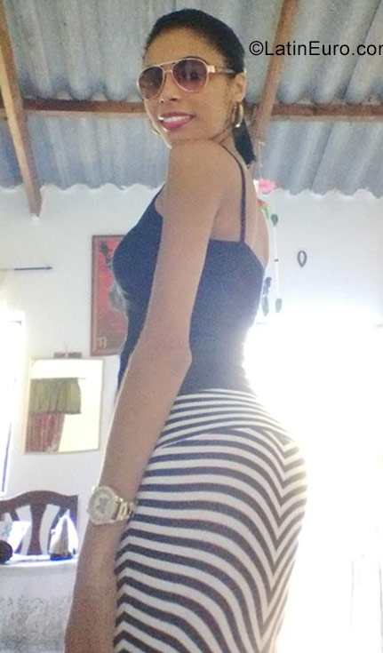 Date this beautiful Colombia girl Vanessa from Santa Marta CO22896