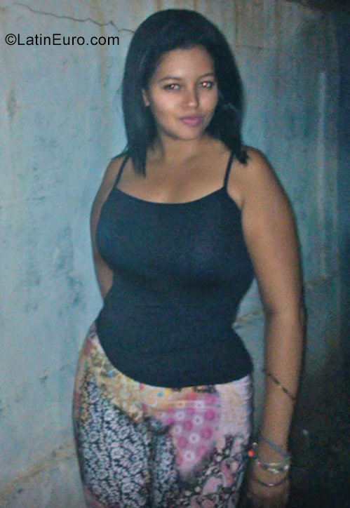 Date this stunning Venezuela girl Carolina from Maracaibo VE1170