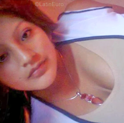 Date this attractive Peru girl Dina from Huancayo PE1182