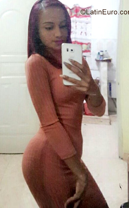 Date this passionate Dominican Republic girl Geshel from San Pedro De Macorís DO30999