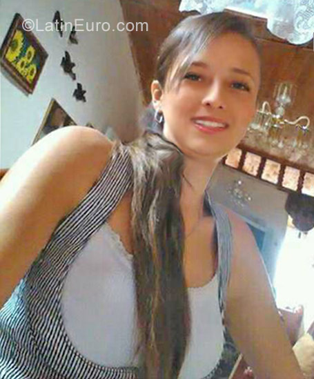 Date this athletic Colombia girl Lina from Santa rosa de cabal CO22975