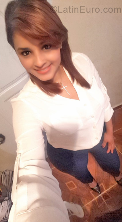 Date this attractive Dominican Republic girl Jenni suarez from Santiago DO31055