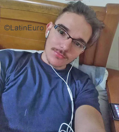 Date this tall Colombia man Jhon from Armenia CO23049
