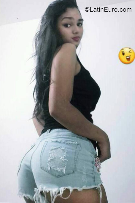 Date this hot Colombia girl Kateine from Medellin CO23055