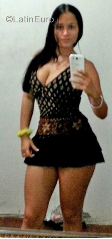Date this voluptuous Colombia girl Tefa from Cali CO23058