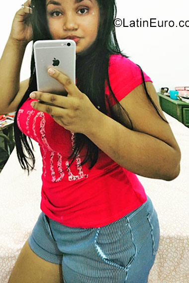 Date this young Dominican Republic girl Amanda from Santo Domingo DO31134
