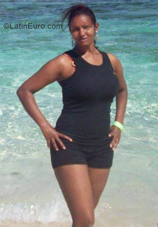 Date this attractive Dominican Republic girl Yudale from Santiago DO31139