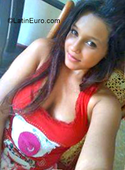 Date this lovely Colombia girl Nicky from Barranquilla CO23104