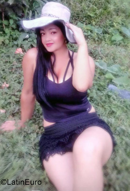 Date this voluptuous Colombia girl Maria from Bogota CO23107